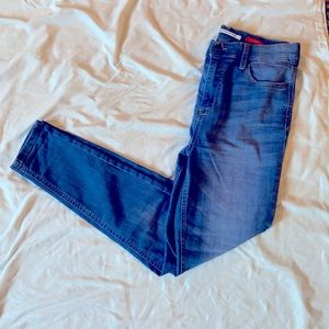 Celebrity pink size 9 skinny Jean